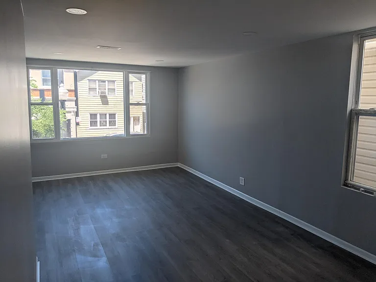 471 W 26th St #2 — Photo 10