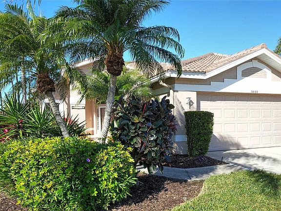2nd image of 9559 Forest Hills Cir