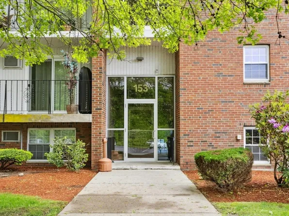 153 Milk St APT 4, Westborough, MA 01581