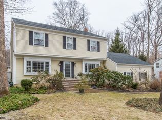3 Glen Rd, Randolph, NJ 07869