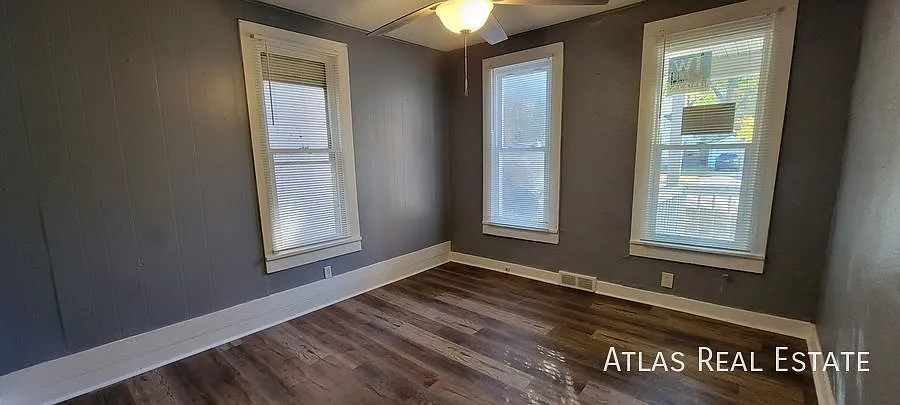 Open and renovated 1 bedroom-coming soon! — Photo 3