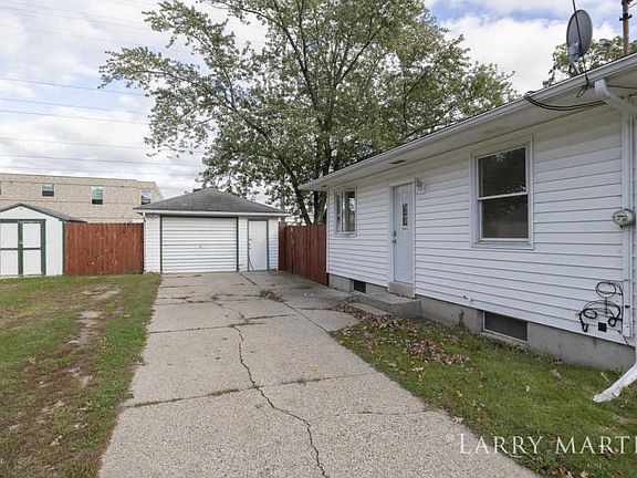 3rd image of 4800 Walton Ave SW