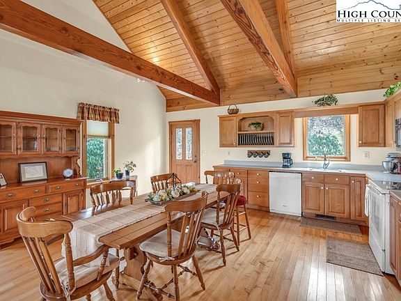 5th image of 438 Virgils Lane