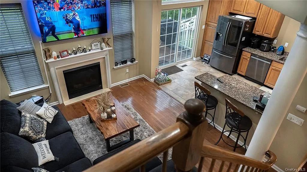98 Barr Ln photo 1