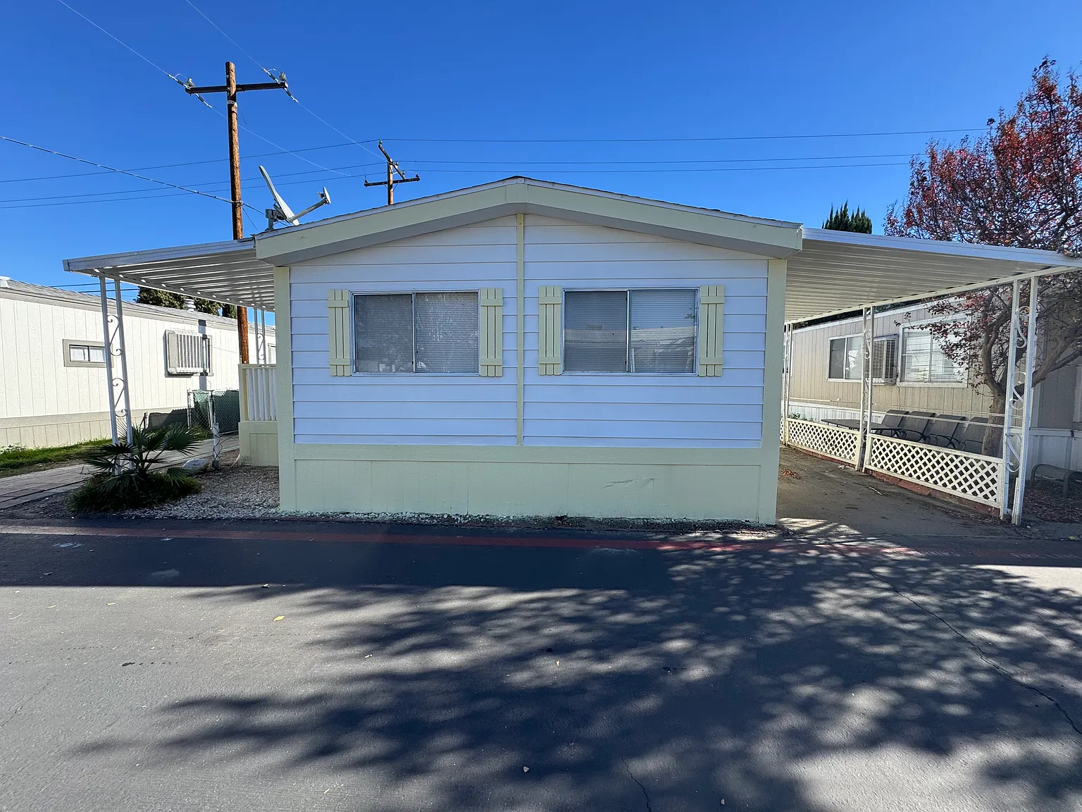 2 bed, 1050 sqft, $2,200 — Photo 1