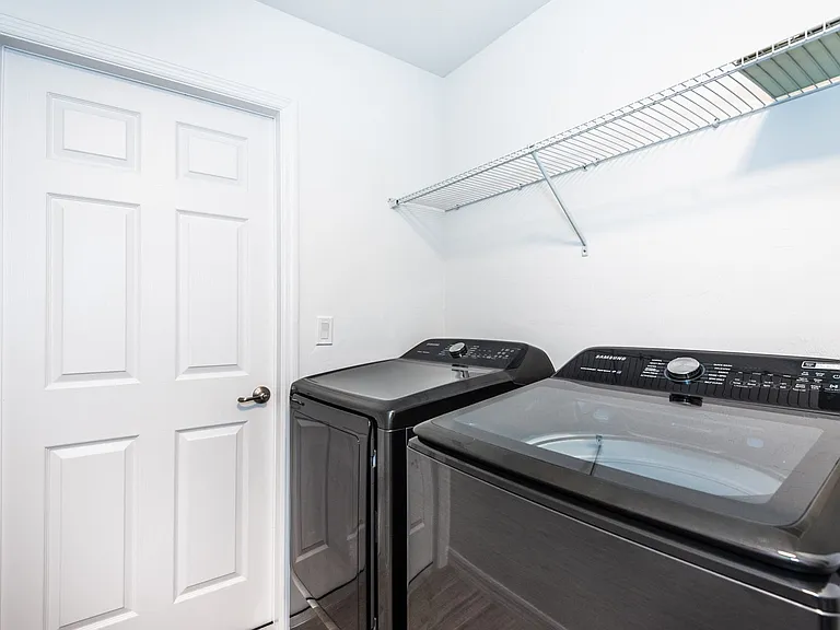 215 Lewis Cir #111 — Photo 38