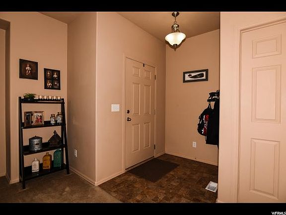 5th image of 380 E Culross Cir