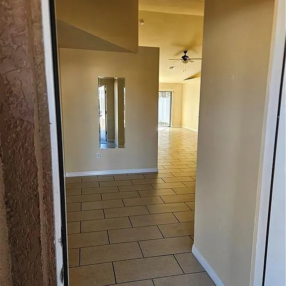 1622 SW 33rd St — Photo 3