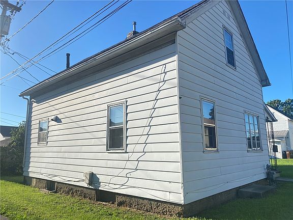 2nd image of 516 Virginia St