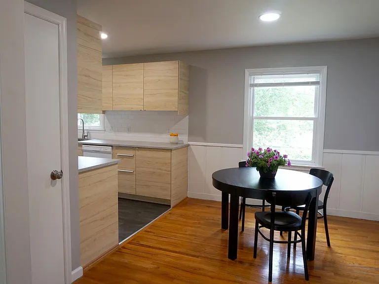 8910 Belleview Ave — Photo 9