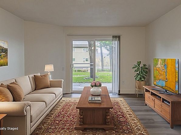 23901 NE Halsey St APT 22