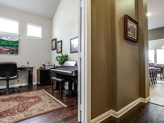 4th image of 5021 White Spruce Dr