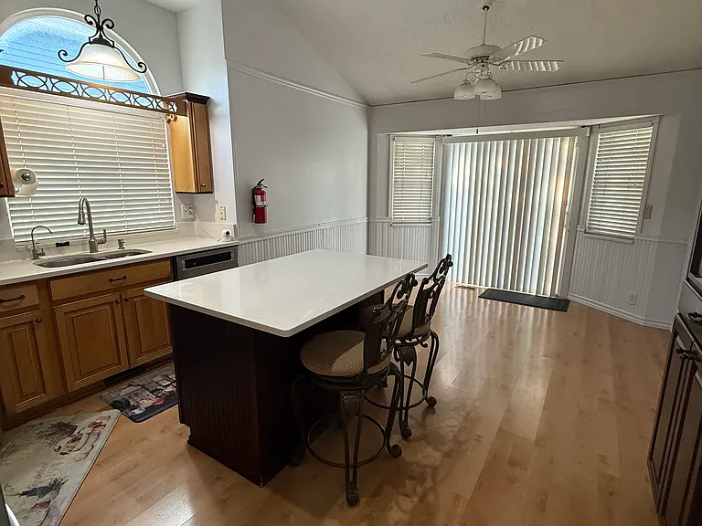 10832 S Fruitwood Ct — Photo 9