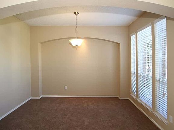 5th image of 625 Spicewood Dr