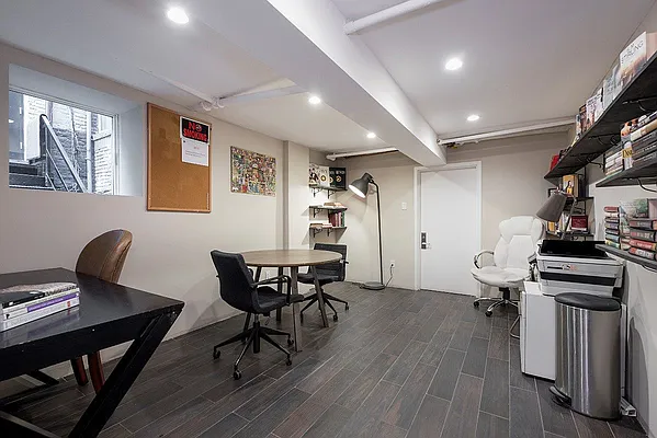 Rented by Bold New York | media 33