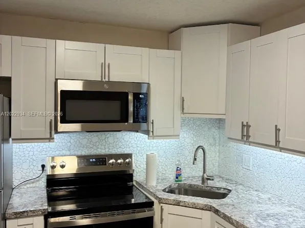 117 NE 5th St #113, Winter Haven, FL 33881
