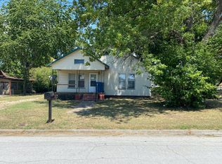 104 W Grace St, Coffeyville, KS 67337