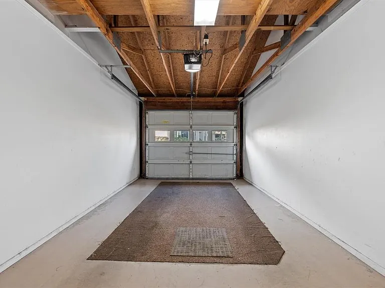 5753 Avista Dr — Photo 40