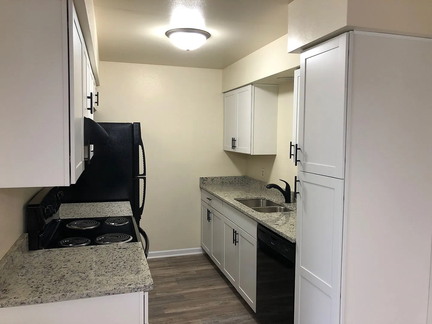 Grandview Apartments — Photo 3