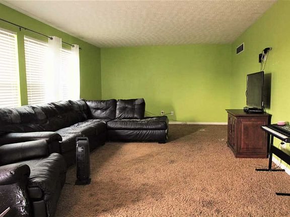 3rd image of 643 Makayla Ct