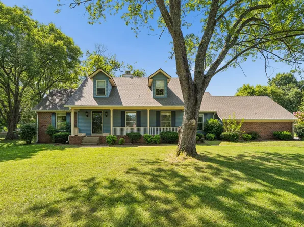 1429 Twin Feather Dr, Murfreesboro, TN 37129
