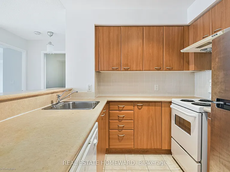 36 Lee Centre Dr #2615 — Photo 9