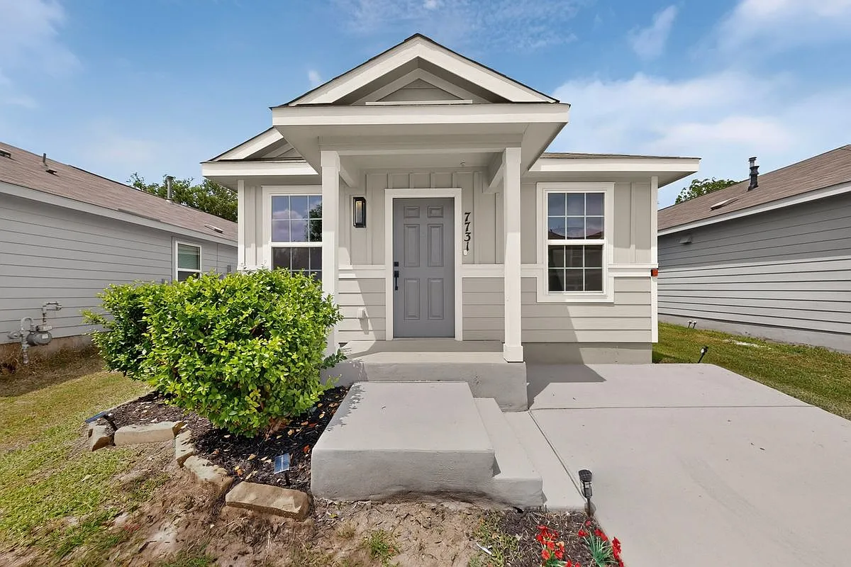 3 bed, 1.0 bath, 1018 sqft, $1,295 — Photo 3
