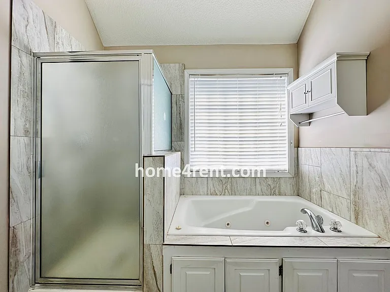 8310 NW 77th Ter — Photo 25