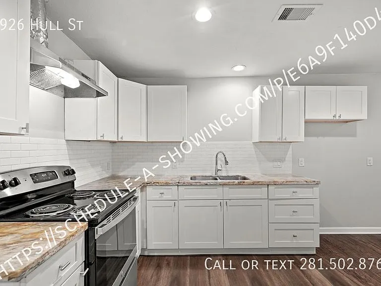 4926 Hull St — Photo 2