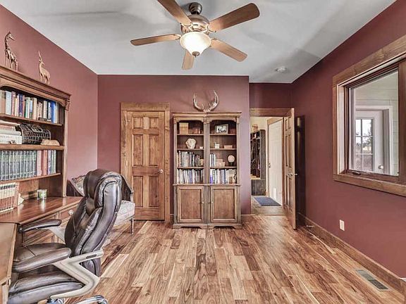 3rd image of 8621 Evergreen Dr