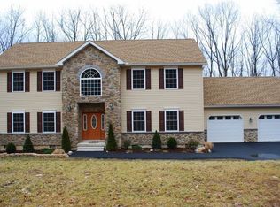 222 Remington Cir, Tobyhanna, PA