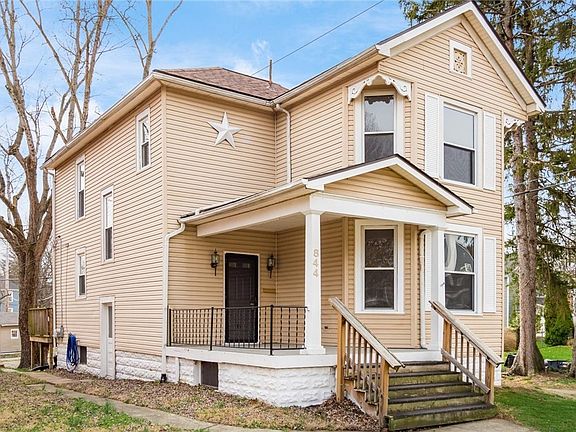 2nd image of 844 Lenox Ave