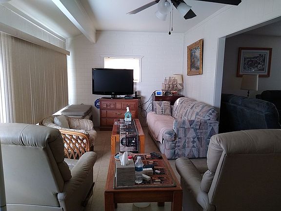3rd image of 10715 W Mission Ln