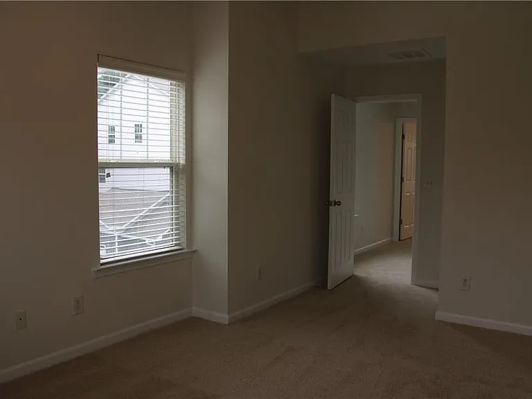 2059 Liberty Ct NW — Photo 18
