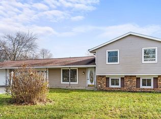 4220 Maplecrest Rd, Fort Wayne, IN 46815