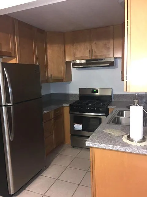 2 bed, 1200 sqft, $2,590 — Photo 3