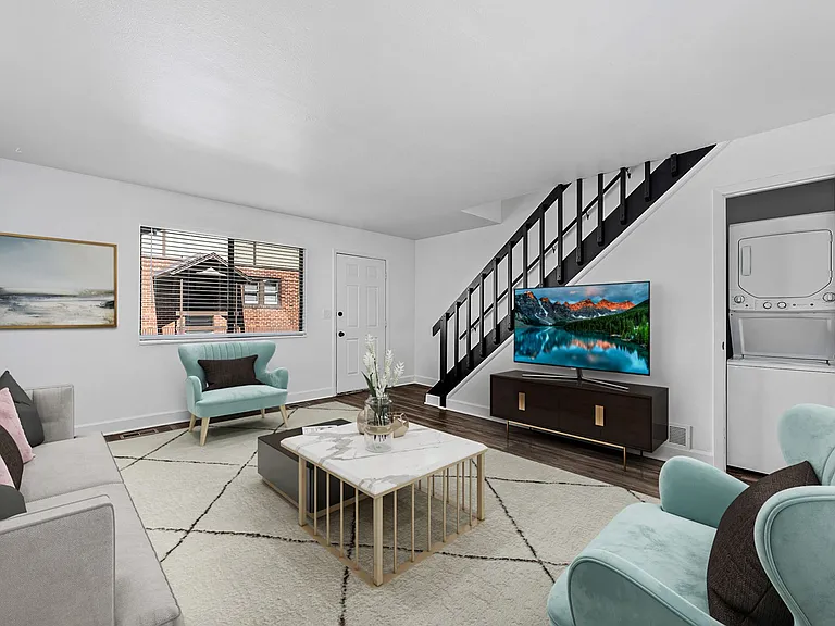 Native and Sienna Apartments — Photo 7