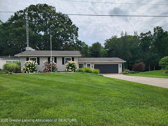 2nd image of 5121 Sunset Dr