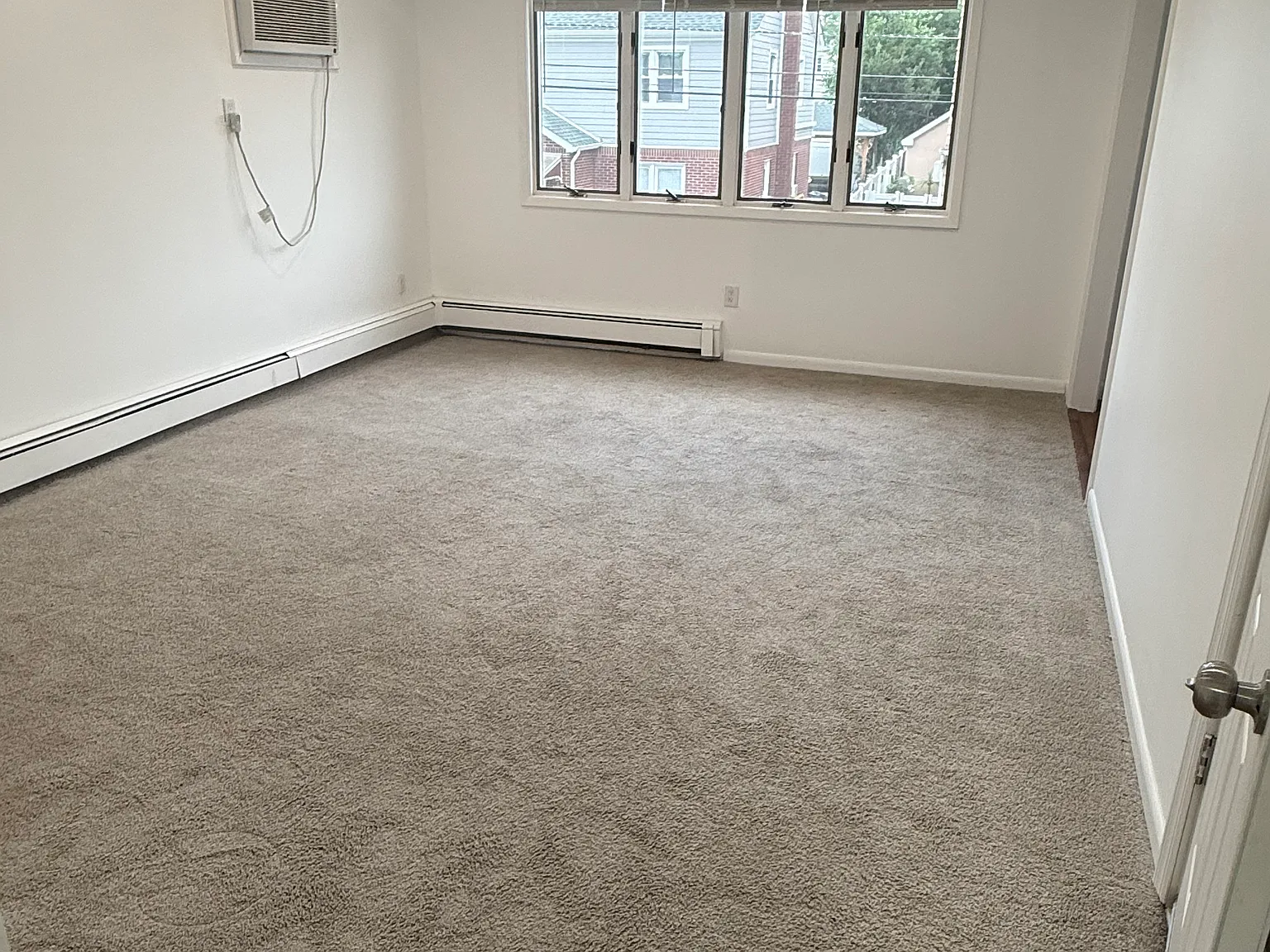 3 bed, 1.5 bath, $2,800 — Photo 4