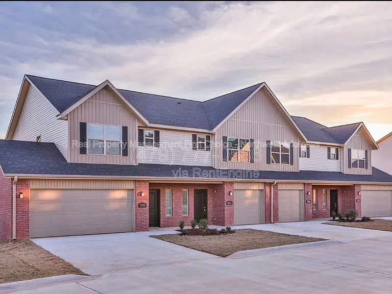 2702 W Kilimanjaro Way — Photo 1