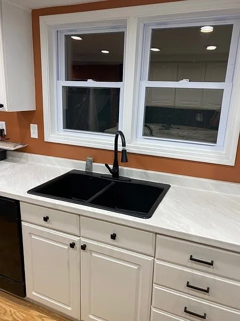 3 bed, 1361 sqft, $2,200 — Photo 2