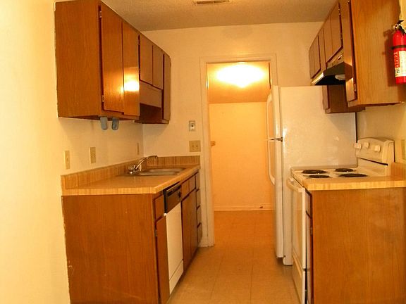 2nd image of 120 Wendy Way #B