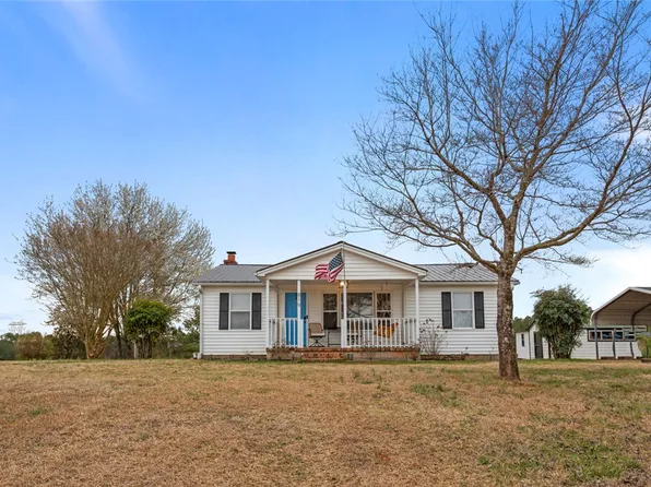 819 Doyle St, Westminster, SC 29693