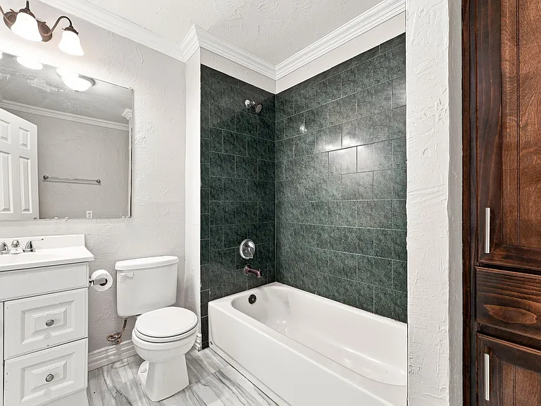 206 Ocean Dr — Photo 16