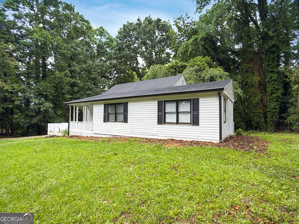 1st image of 214 Pinewood Ln