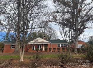 302 Walton Rd, Morganton, NC 28655