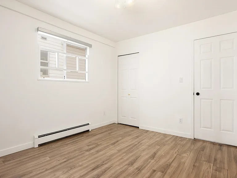 4502 Nanaimo St #MAIN — Photo 11