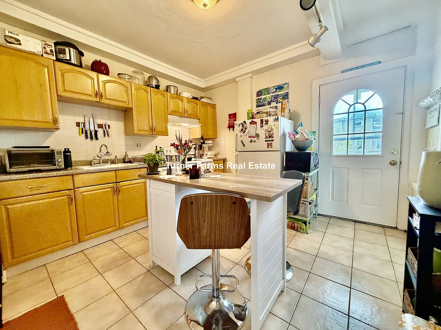 2 bed, 9999 sqft, $3,200 — Photo 2