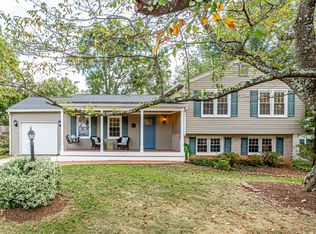 9535 Ashbourn Dr, Burke, VA 22015