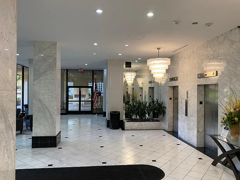 400 Madison St #403 — Photo 38